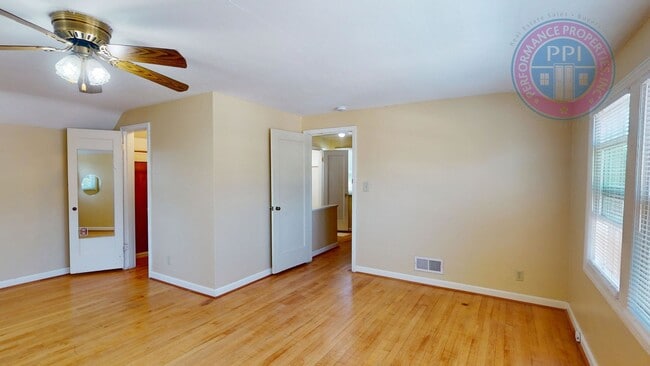 Building Photo - 4771 N Willamette Blvd