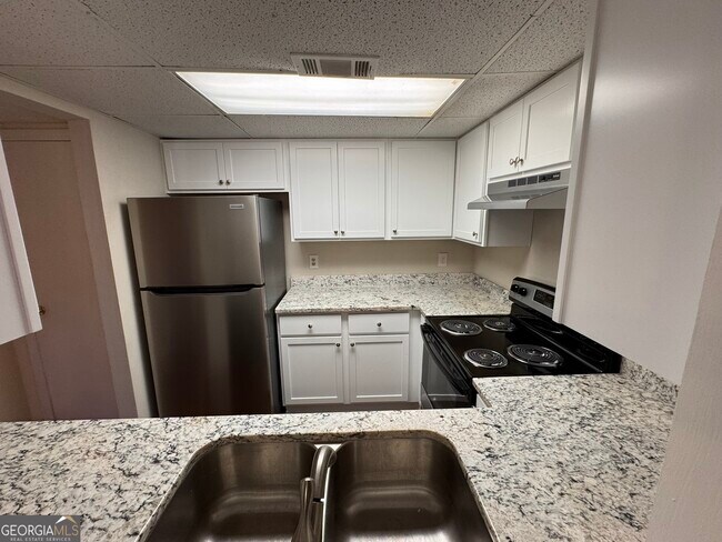 Building Photo - 1717 Wynndowne Trail