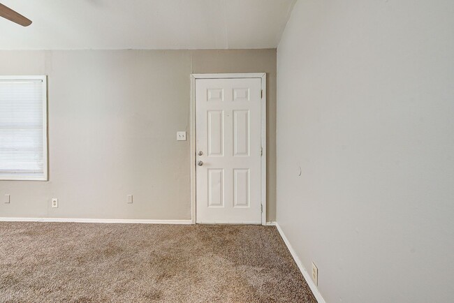 Building Photo - 416 Reed Pl