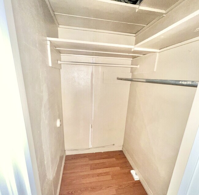 Building Photo - "Charming 3-Bedroom Home with 2 Baths in Lubbock's Heart – 1277 Sq Ft of Comfort!"