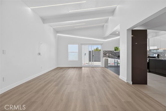 Building Photo - 10806 Paso Robles Ave