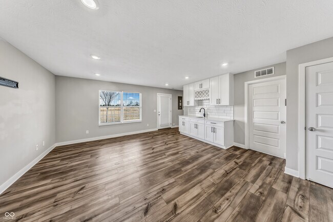 Building Photo - 6988 Sunstone Pl