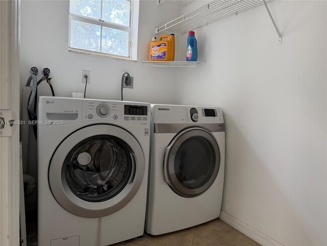 Building Photo - 12619 NW 11th Pl