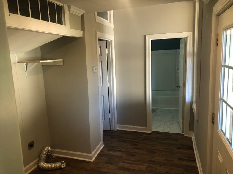 Building Photo - 106 Corbett St