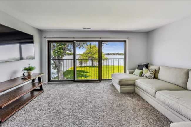 Building Photo - 36856 N Hickory Ct