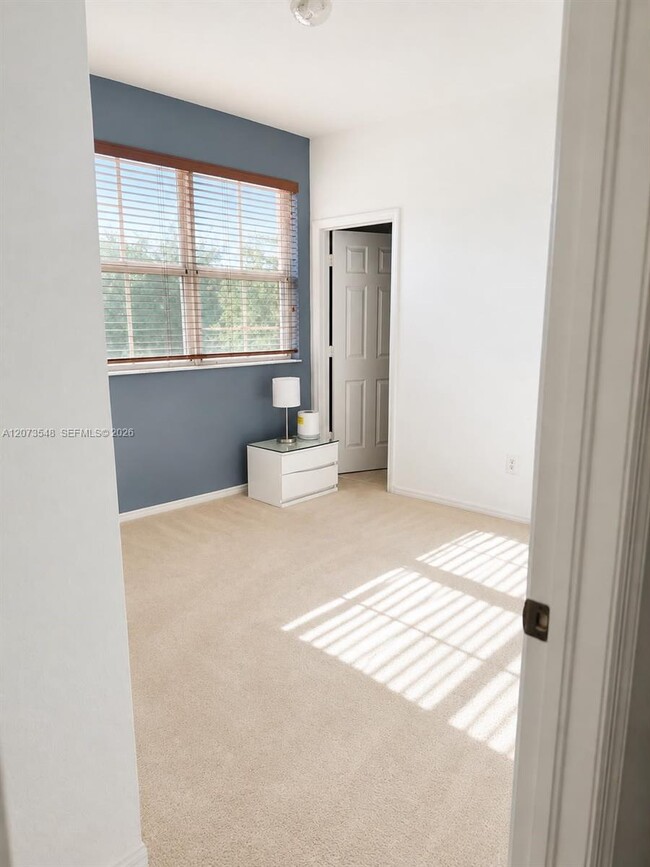 Building Photo - 2700 SW 156th Pl