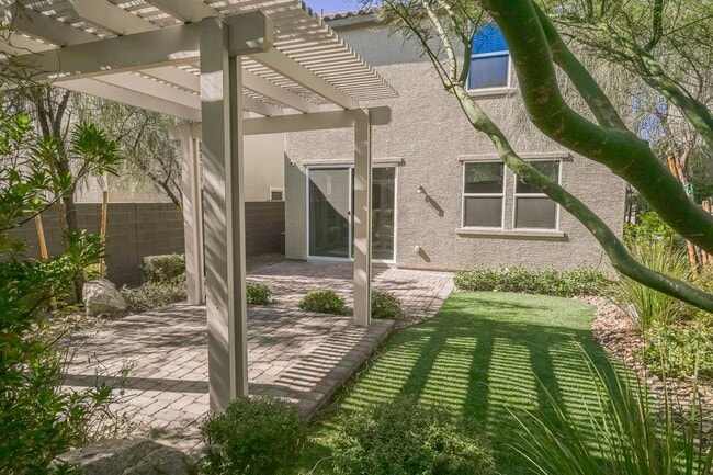 Building Photo - Look No Further! Lovely 3 Bedroom And 2.5 ...