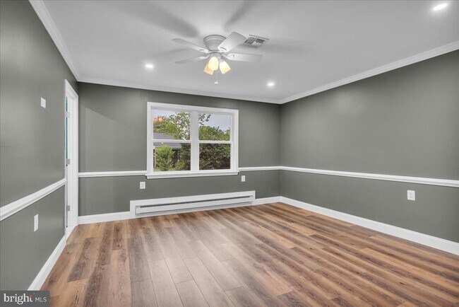 Building Photo - 39 Chelsea Pl