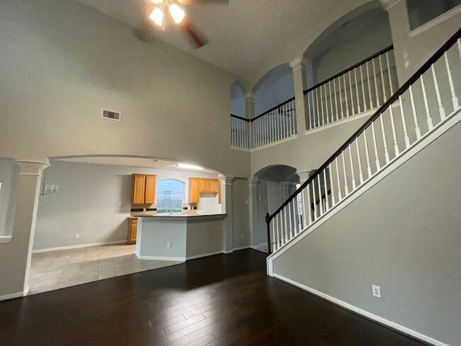 Building Photo - 9323 Willow Crossing Dr