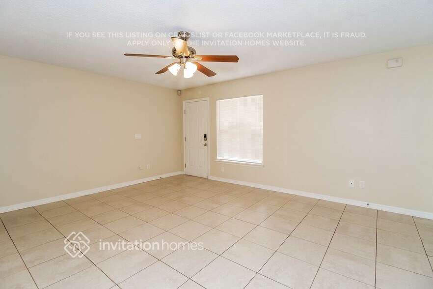 Building Photo - 9857 Red Clover Ave