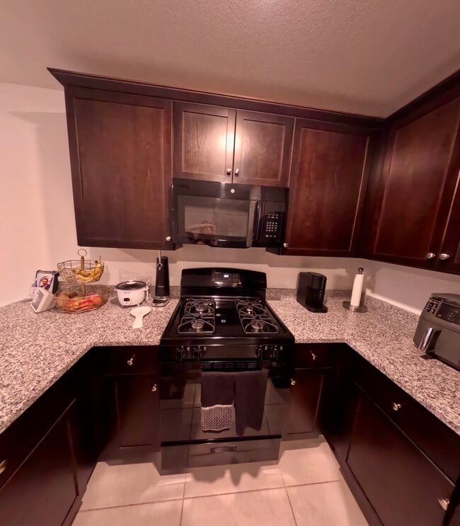 Building Photo - 2708 Starwater Dr