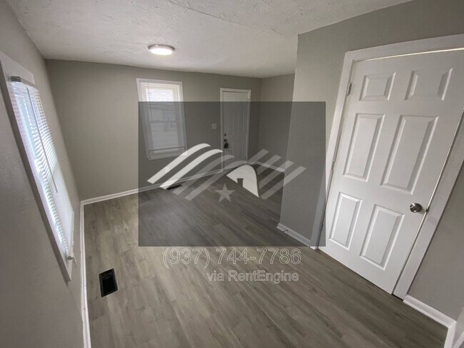 Building Photo - 4702 Bryant Ave