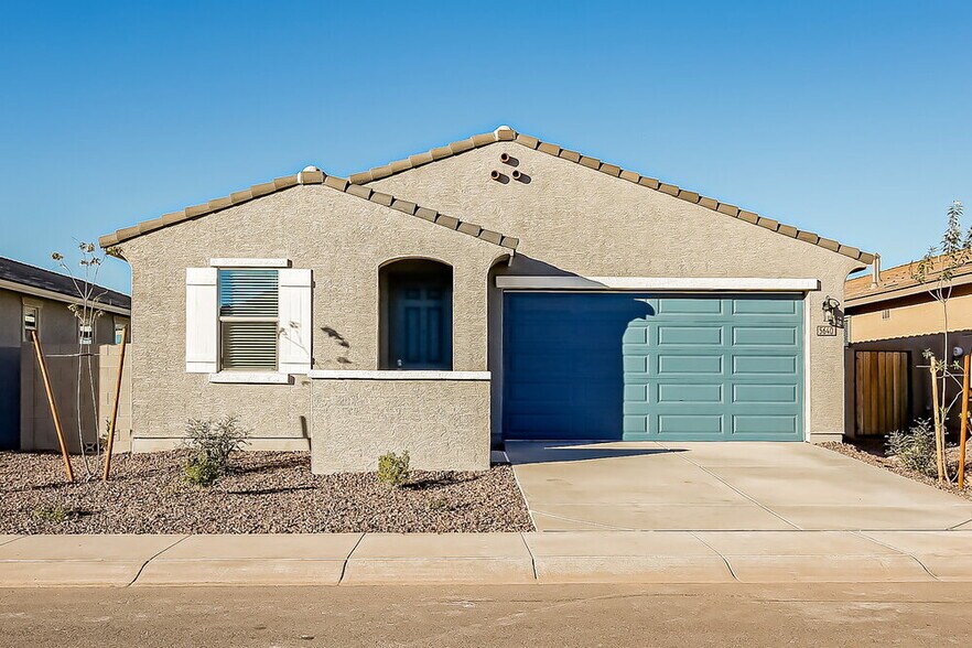 Primary Photo - 5640 W Walatowa St