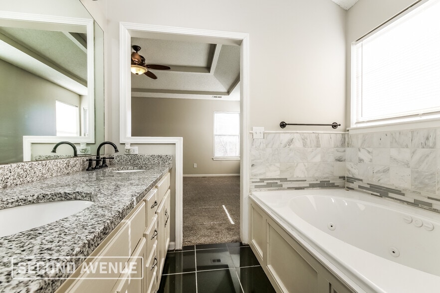 Building Photo - 3505 NW 84th Terrace