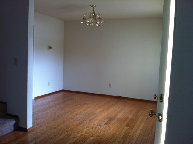 Building Photo - 387 Redwood Heights Ct