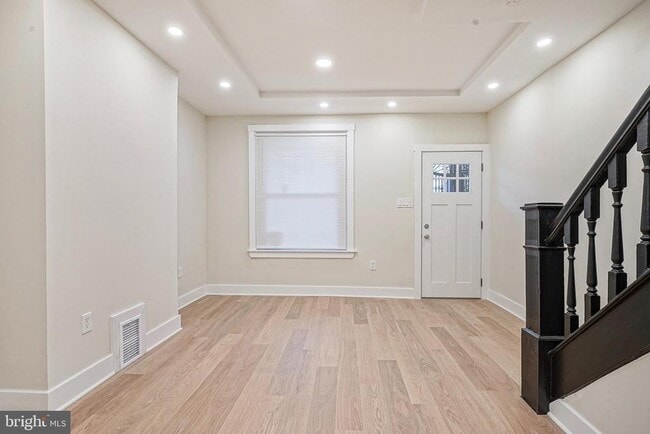 Building Photo - 3040 N Water St