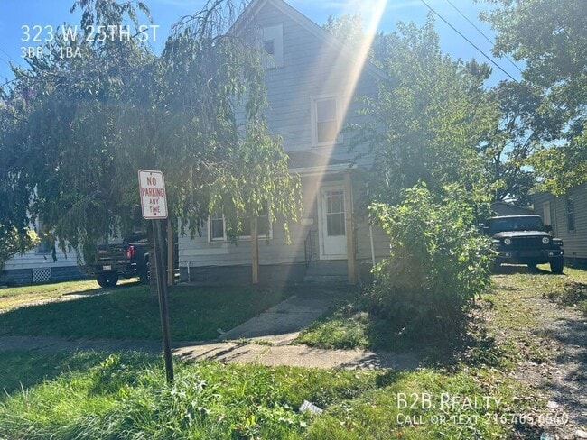 Primary Photo - 323 W 25th St