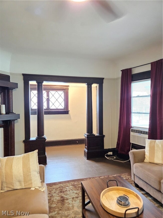 Building Photo - 1450 E 110th St