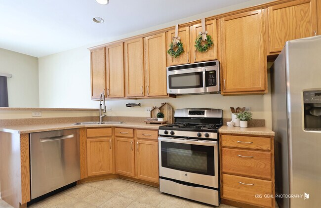 Building Photo - 398 S Jade Ln