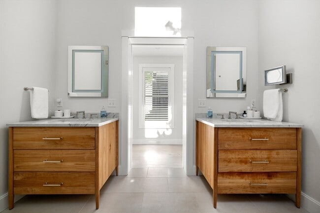 Building Photo - 1 Doc Ryder Dr