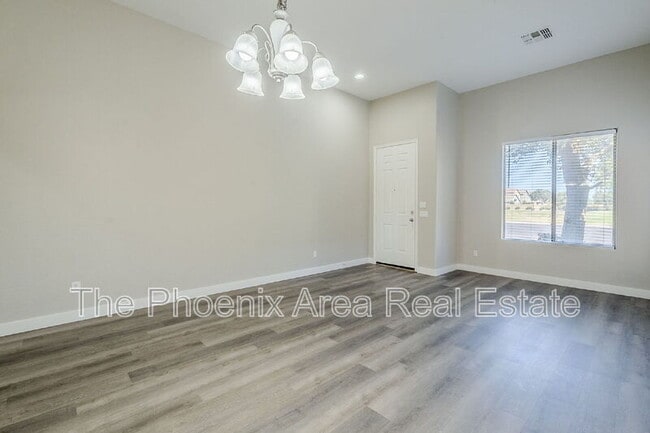 Building Photo - 45929 W Sky Ln