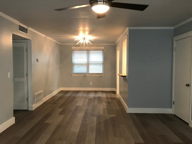 Building Photo - 117W-117 Wentworth Street