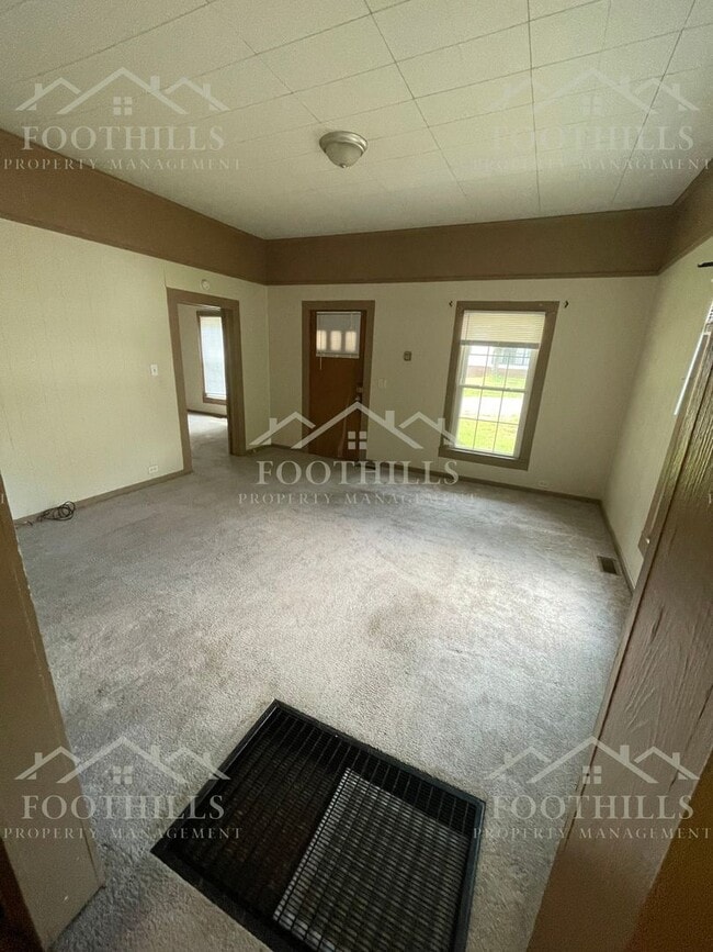 Building Photo - Your Next Home Awaits: 2 Bedrooms, New Car...