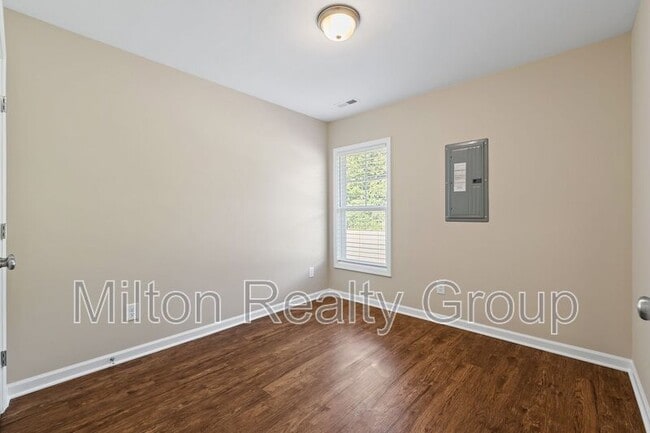 Building Photo - 579 Pendergraft Rd