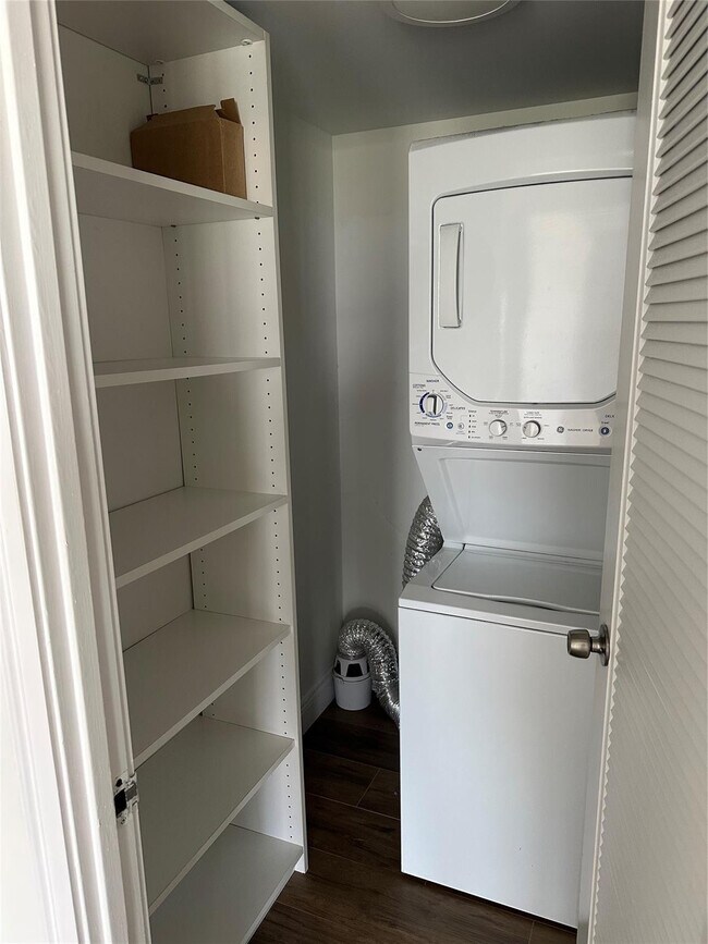 Building Photo - 3550 Galt Ocean Dr