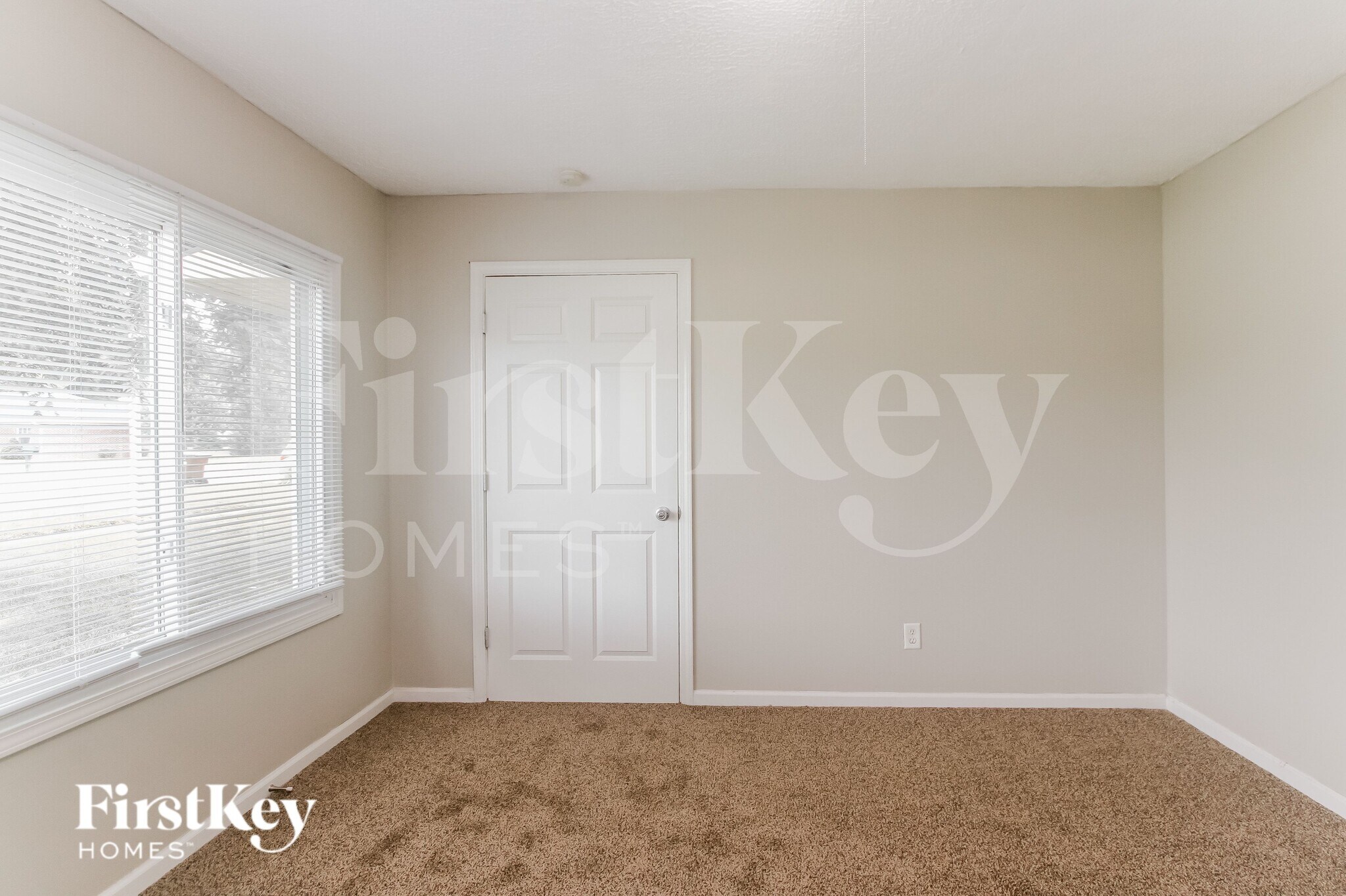 Building Photo - 112 Lind Dr
