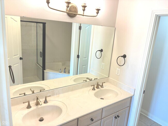 Building Photo - 70 Guilford Trail Dr