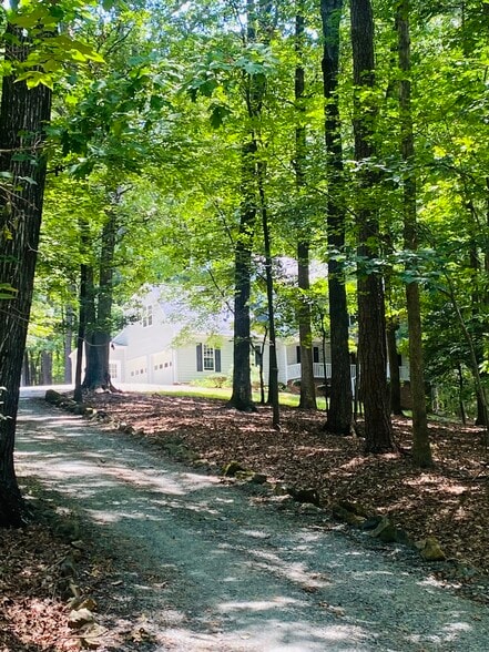 Building Photo - 112 Hudson Hills Rd