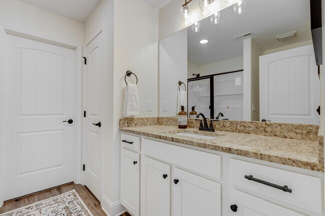 Building Photo - 1005 Beech Tree Cv