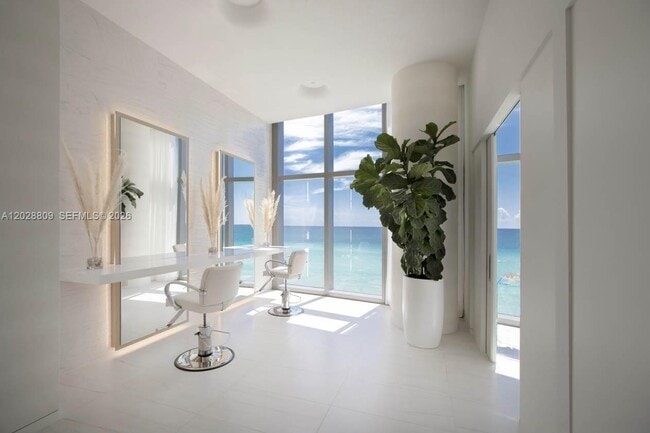 Building Photo - 15701 Collins Ave