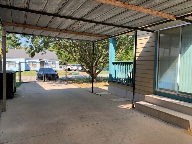 Building Photo - 6723 Del Rio St