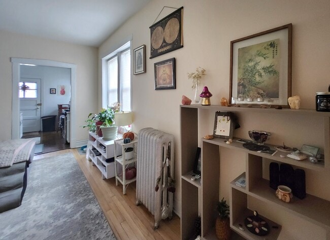 Building Photo - 4424 N St Louis Ave