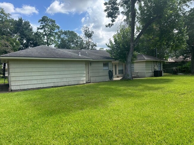 Building Photo - 9337 Walterville Rd