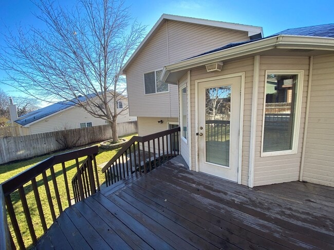 Building Photo - 124 Piper Ct