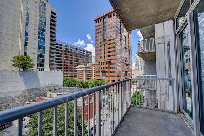Building Photo - 44 Peachtree Pl NE