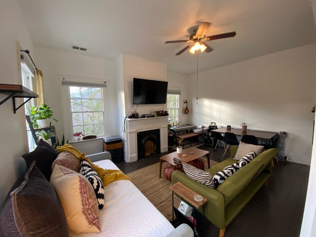 Building Photo - Savannah