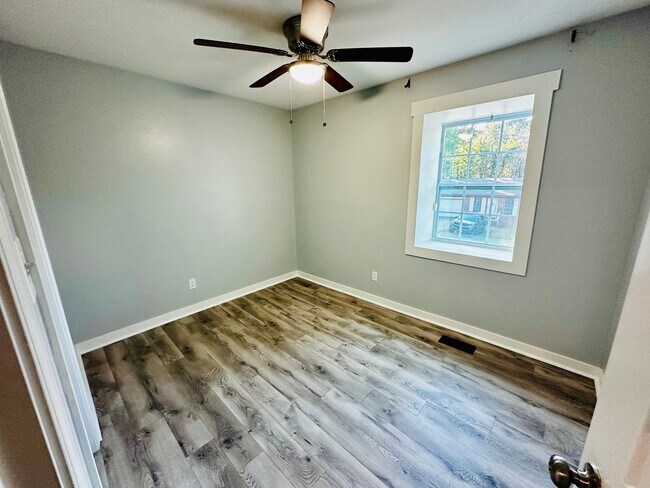 Building Photo - An Amazing West Little Rock Home, Close To...