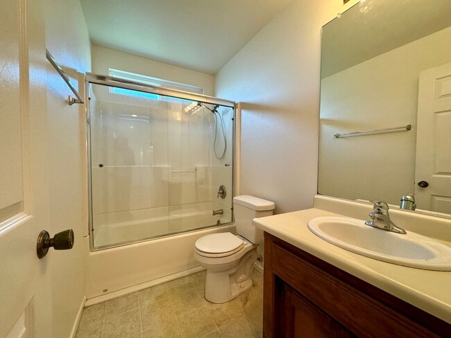 Building Photo - 3-Bedroom House, 2-Car Garage, Fenced Yard...