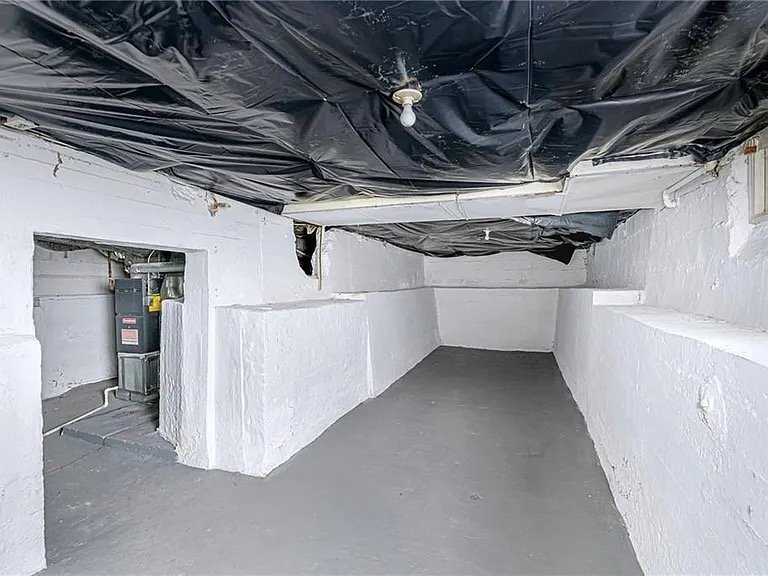 Building Photo - 1546 E Bradbury Ave