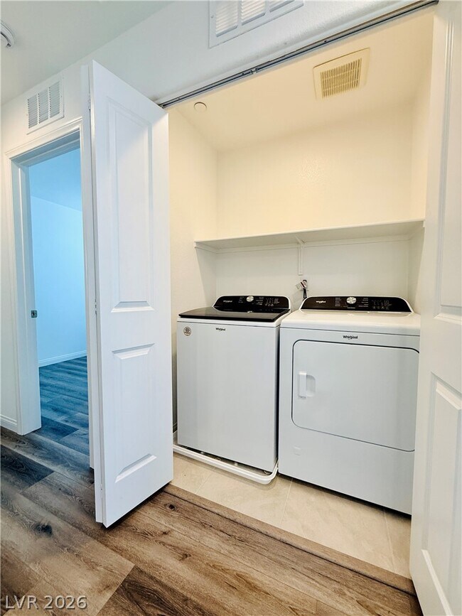 Building Photo - 398 Moonlight Opera Ct