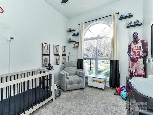 Building Photo - 6915 Pleasant Dr