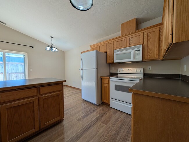 Building Photo - Great 3bed/2 bath home in Springfield!