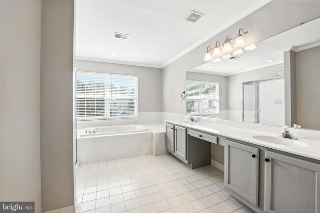 Building Photo - 14504 Kestral Ct