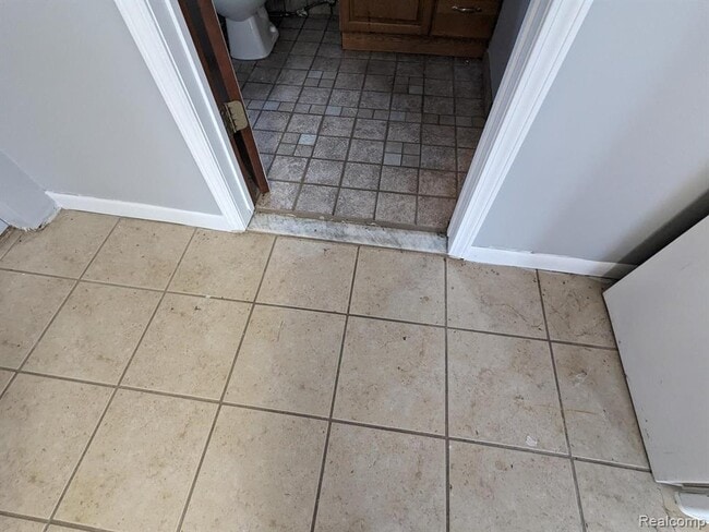 Building Photo - 965 Walton - Studio