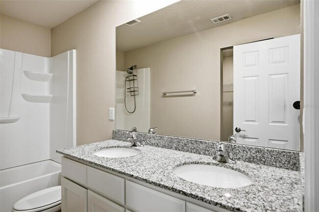 Building Photo - 64 Foxhall Ln