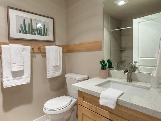 Building Photo - 4523 8th Ave NE